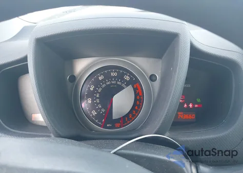 2010 Scion Xd z USA, uszkodzony, nr VIN JTKKU4B4XA1002072